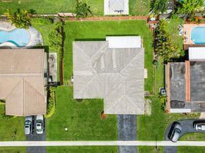 8107 NW 73rd Ter, Tamarac FL 33321