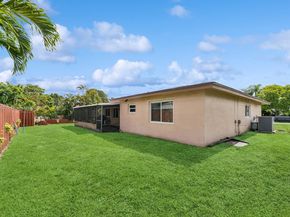 8107 NW 73rd Ter, Tamarac FL 33321
