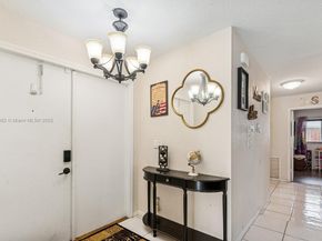 8107 NW 73rd Ter, Tamarac FL 33321
