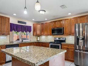 8107 NW 73rd Ter, Tamarac FL 33321