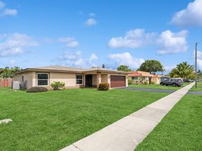 8107 NW 73rd Ter, Tamarac FL 33321