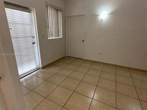 17415 NW 75th Pl 103, Hialeah FL 33015