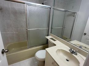 17415 NW 75th Pl 103, Hialeah FL 33015