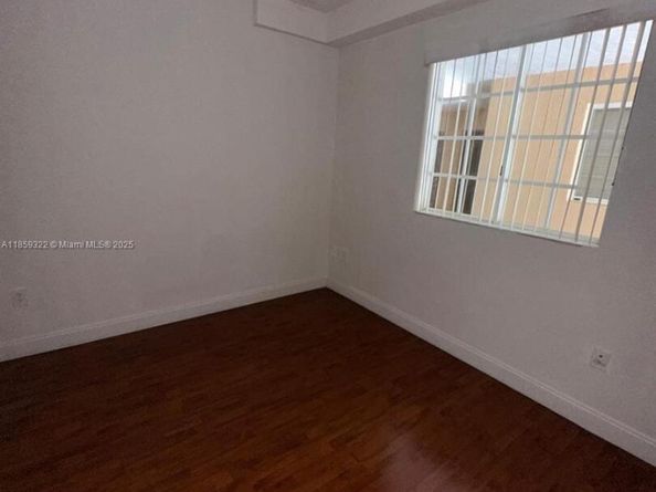 17415 NW 75th Pl 103, Hialeah FL 33015