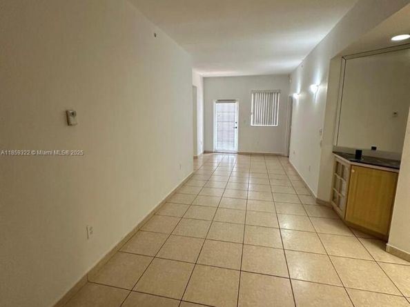 17415 NW 75th Pl 103, Hialeah FL 33015
