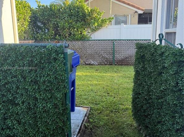 18456 NW 22nd St, Pembroke Pines FL 33029