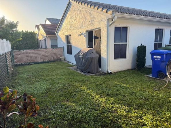 18456 NW 22nd St, Pembroke Pines FL 33029