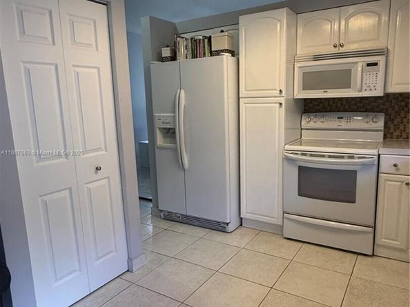 18456 NW 22nd St, Pembroke Pines FL 33029