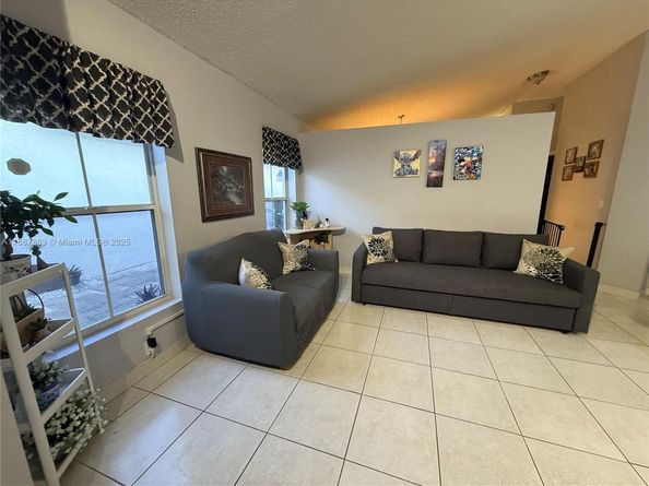 18456 NW 22nd St, Pembroke Pines FL 33029