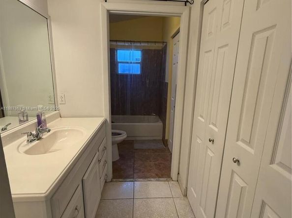 18456 NW 22nd St, Pembroke Pines FL 33029
