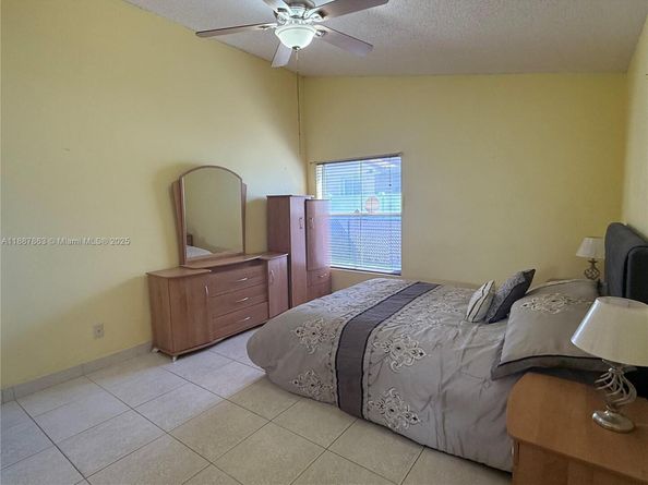 18456 NW 22nd St, Pembroke Pines FL 33029