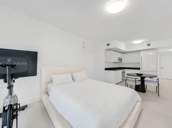 1010 Brickell Ave 3210, Miami FL 33131