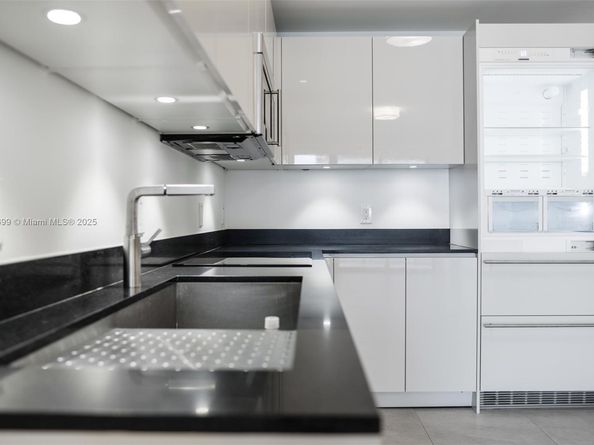 1010 Brickell Ave 3210, Miami FL 33131