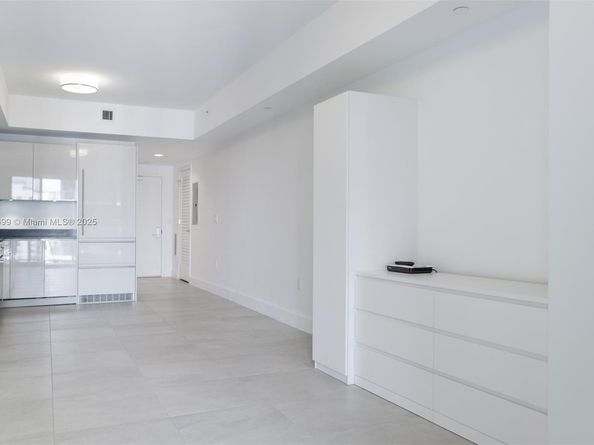 1010 Brickell Ave 3210, Miami FL 33131