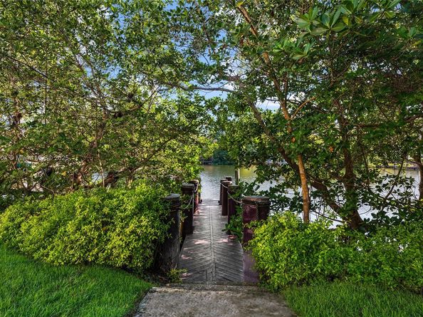 231 Costanera Rd, Coral Gables FL 33143