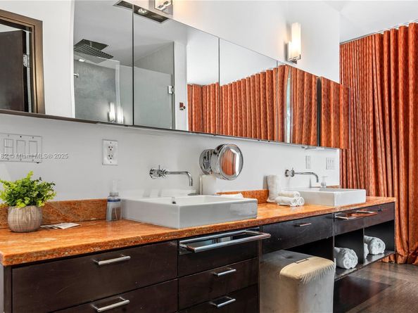 1606 S Bayshore Dr, Miami FL 33133