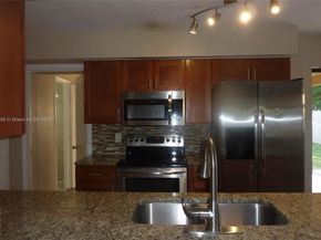 2545 NW 59th Ave, Margate FL 33063