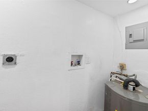 2545 NW 59th Ave, Margate FL 33063