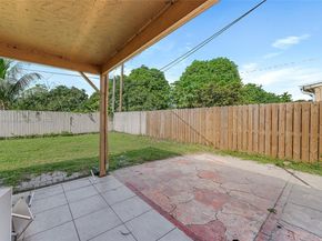 2545 NW 59th Ave, Margate FL 33063