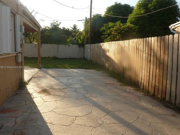2545 NW 59th Ave, Margate FL 33063