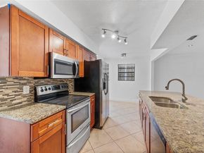 2545 NW 59th Ave, Margate FL 33063