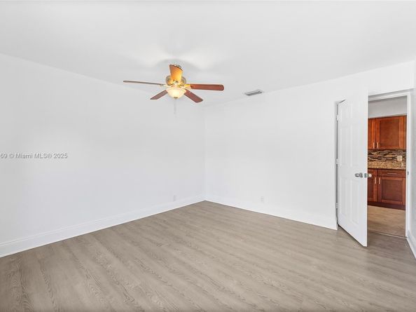 2545 NW 59th Ave, Margate FL 33063