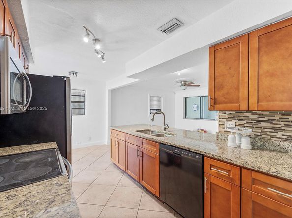 2545 NW 59th Ave, Margate FL 33063