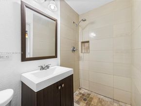 2545 NW 59th Ave, Margate FL 33063