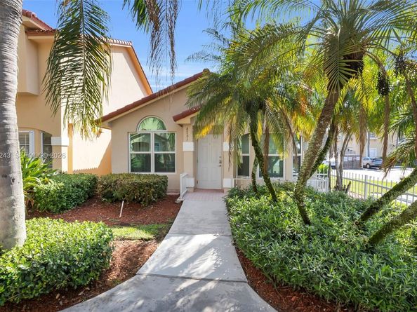 8751 SW 215th Ter, Cutler Bay FL 33189