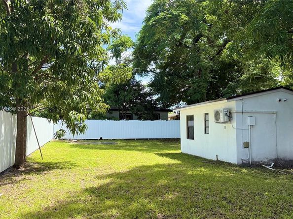 4139 NW 23rd Ave, Miami FL 33142