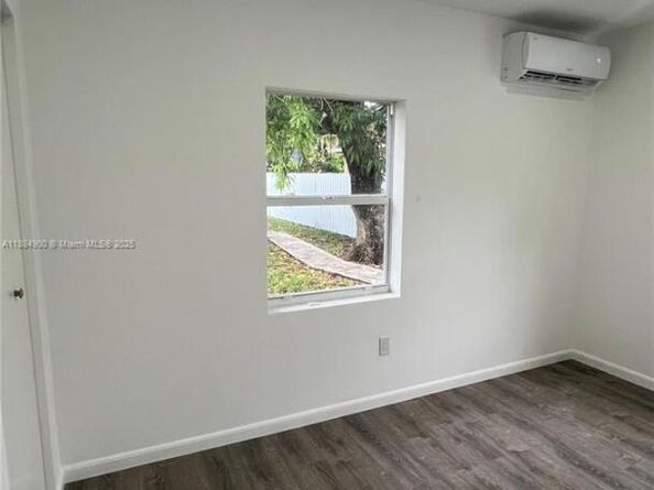 4139 NW 23rd Ave, Miami FL 33142