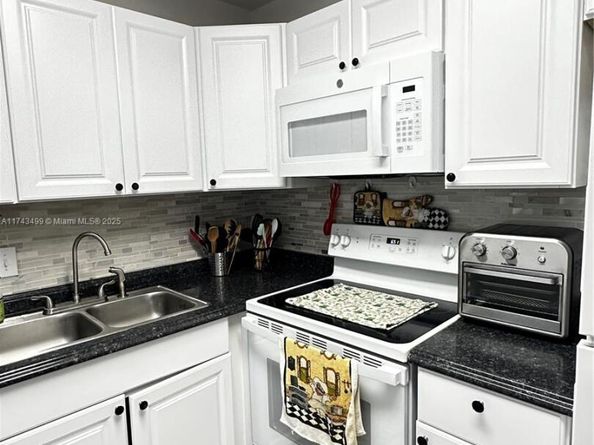 220 Cambridge I, West Palm Beach FL 33417