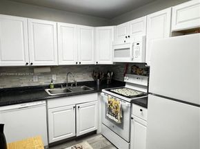 220 Cambridge I, West Palm Beach FL 33417