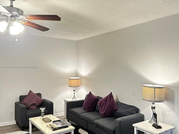 220 Cambridge I, West Palm Beach FL 33417