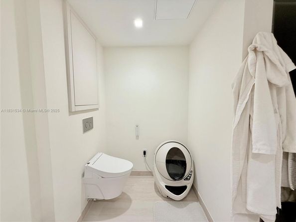 495 Brickell Ave 5106 (remodeled), Miami FL 33131