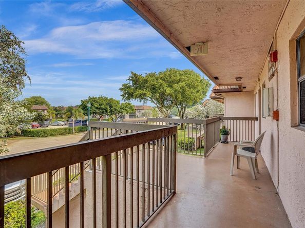 1156 NW 106th Ter 204, Pembroke Pines FL 33026