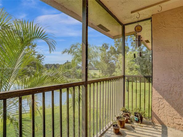1156 NW 106th Ter 204, Pembroke Pines FL 33026