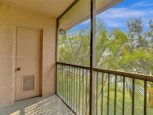 1156 NW 106th Ter 204, Pembroke Pines FL 33026
