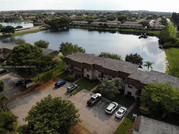 1156 NW 106th Ter 204, Pembroke Pines FL 33026
