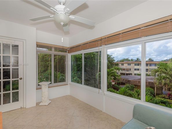 5141 W Oakland Park Blvd 307, Lauderdale Lakes FL 33313