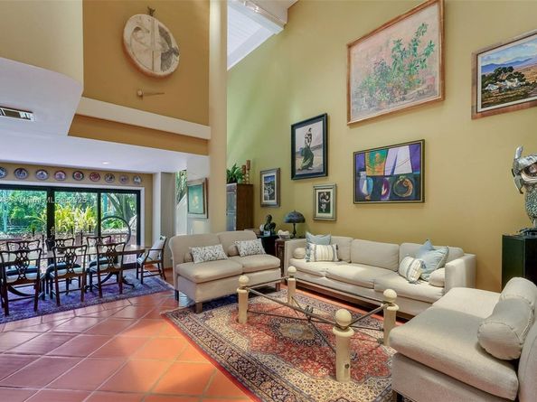 3169 Via Abitare Way 6, Miami FL 33133