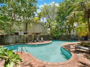 3169 Via Abitare Way 6, Miami FL 33133