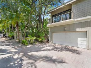 3169 Via Abitare Way 6, Miami FL 33133