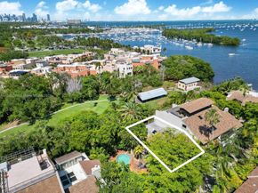 3169 Via Abitare Way 6, Miami FL 33133