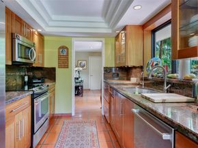 3169 Via Abitare Way 6, Miami FL 33133