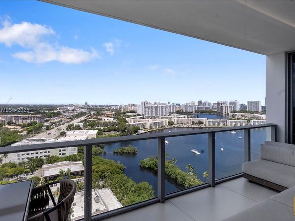 17301 Biscayne Blvd 2102, North Miami Beach FL 33160