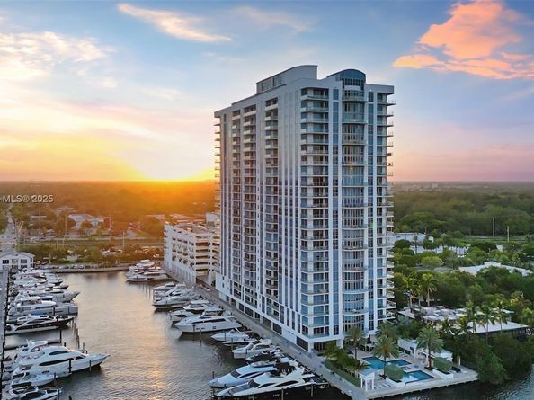 17301 Biscayne Blvd 2102, North Miami Beach FL 33160
