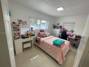 11922 SW 176th Ter, Miami FL 33177