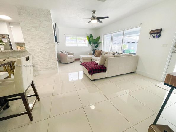 11922 SW 176th Ter, Miami FL 33177