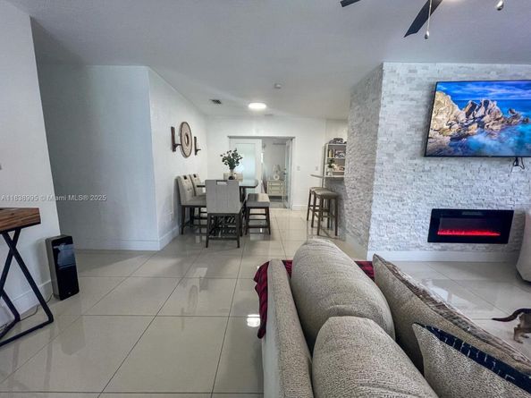 11922 SW 176th Ter, Miami FL 33177